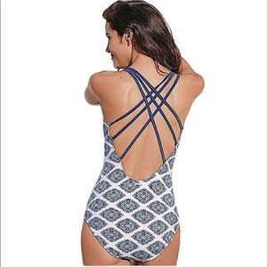 NWT - CABANA LIFE BATIK EMBROIDERED NAVY WHITE ONE-PIECE UV 50+ PROTECTION SMALL